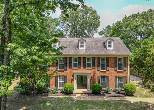 Property at 2642 Holly Spring Dr, Germantown, TN 38138, 5 beds, 3.5 baths