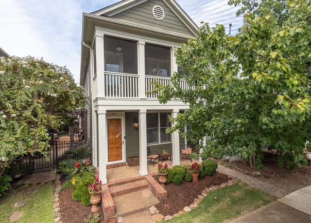 Property at 947 River Landing Dr, Memphis, TN 38103, 3 beds, 2.5 baths
