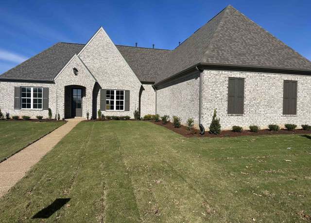 Property at 810 Mebane Dr, Oakland, TN 38060, 4 beds, 3 baths