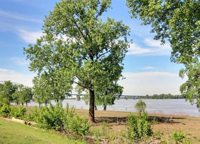 Property at 1358 E Island Pl E, Memphis, TN 38103, 2 beds, 2.5 baths