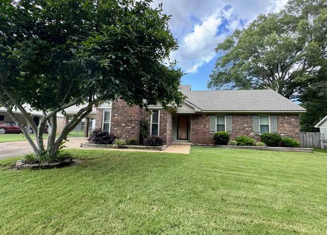 Property at 378 Easonwood Ave, Collierville, TN 38017, 4 beds, 2 baths