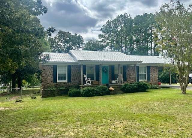 Property at 40 Lewter Rd, Crump, TN 38372, 3 beds, 2 baths