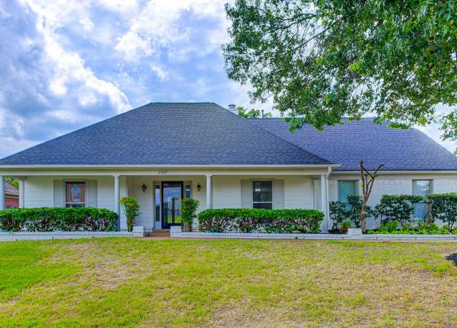 Property at 1937 Ada Ln, Memphis, TN 38016, 4 beds, 3 baths