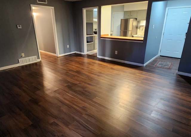 Property at 53 N Belvedere Blvd #5, Memphis, TN 38104, 2 beds, 1 bath