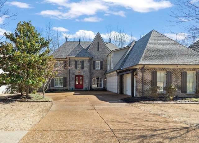 Property at 4760 Maple Walk Dr, Lakeland, TN 38002, 5 beds, 4.5 baths