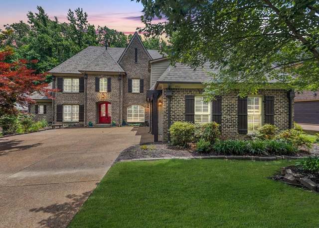 Property at 4760 Maple Walk Dr, Lakeland, TN 38002, 5 beds, 4.5 baths