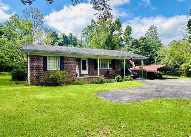 Property at 806 Circle Hill Dr, Selmer, TN 38375, 3 beds, 1 bath
