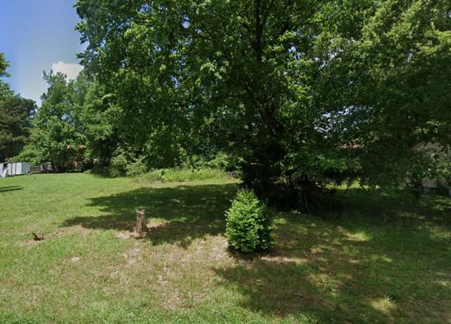 Property at 14 E Armstrong Rd, Memphis, TN 38109