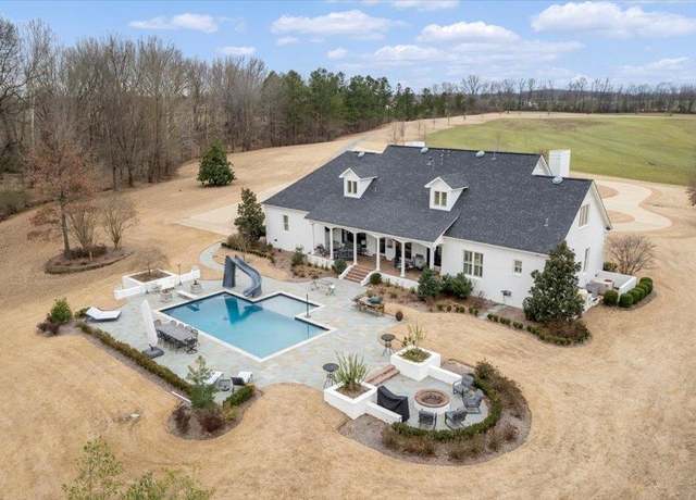 Property at 3100 59 Hwy S, Covington, TN 38019, 4 beds, 4.5 baths