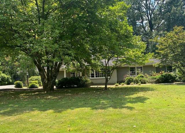 Property at 4859 Gwynne Rd, Memphis, TN 38117-3301, 4 beds, 3.5 baths