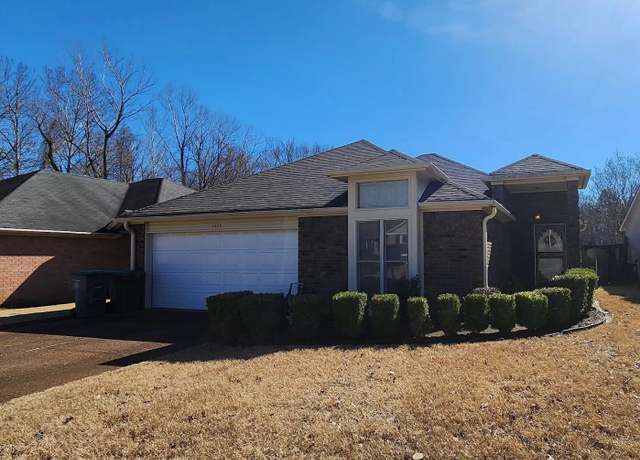Property at 2608 Bay Pointe Cir E, Memphis, TN 38128, 3 beds, 2 baths
