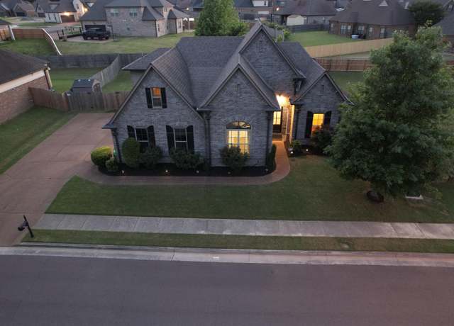 Property at 5401 Meadowbriar Trl, Unicorp/memphis, TN 38125, 5 beds, 3 baths