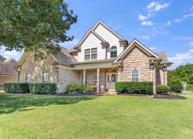 Property at 100 Southwind Dr, Oakland, TN 38060, 3 beds, 2.5 baths