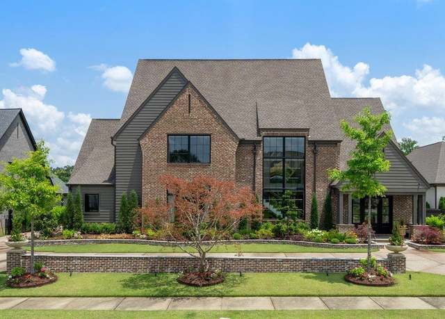 Property at 3056 Chapel Woods Cv, Germantown, TN 38138, 5 beds, 5.5 baths