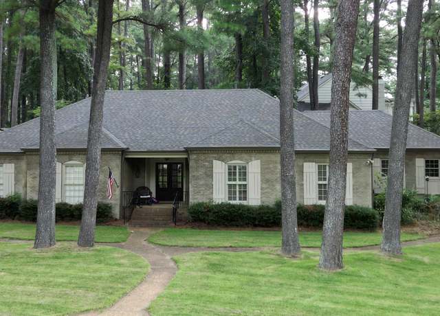 Property at 8306 Beekman Pl, Germantown, TN 38139, 4 beds, 3.5 baths