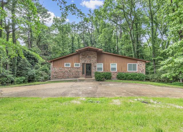 Property at 4526 N Lakemont Dr, Memphis, TN 38128, 4 beds, 3.5 baths