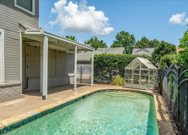 Property at 258 Fleets Island Dr, Memphis, TN 38103, 3 beds, 2.5 baths