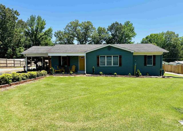 Property at 159 Hillhurst Dr, Selmer, TN 38375-1902, 7 beds, 3.5 baths