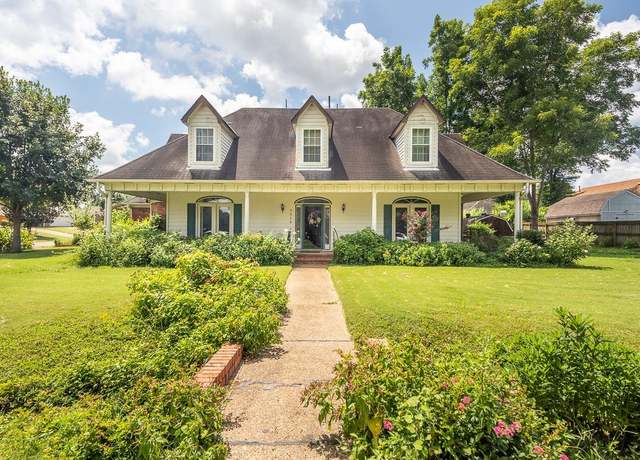 Property at 3510 Sara Woods Dr, Bartlett, TN 38133, 3 beds, 2.5 baths