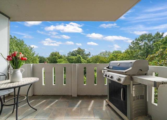 Property at 1960 N Parkway Ave #510, Memphis, TN 38112, 2 beds, 2 baths