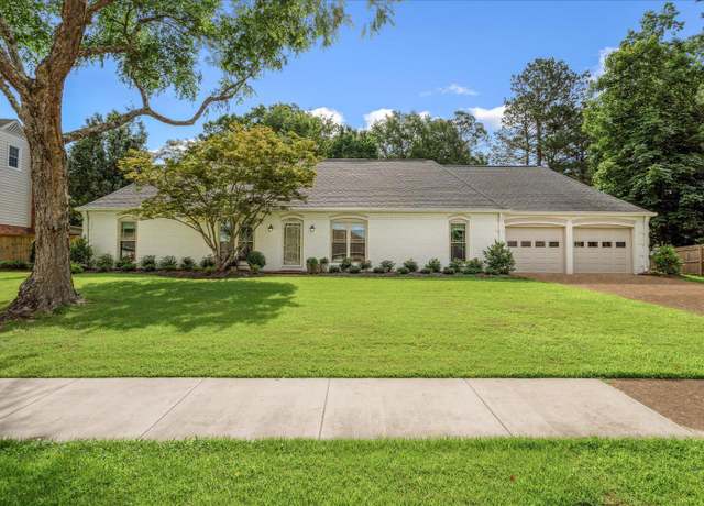 Property at 3062 Cross Country Dr, Germantown, TN 38138, 4 beds, 2 baths