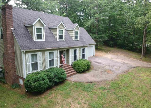 Property at 254 Mollie Dr, Selmer, TN 38375-1716, 4 beds, 3 baths
