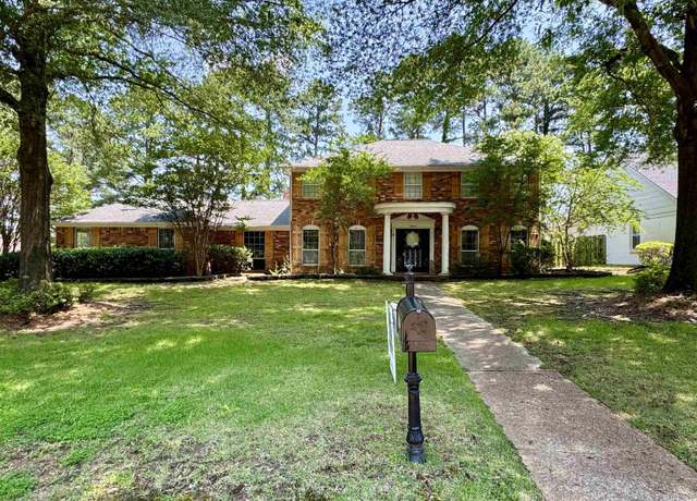 Property at 8264 Whispering Pines Cir, Germantown, TN 38139, 5 beds, 4 baths