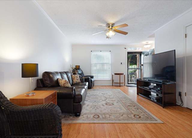 Property at 5868 Roxbury Dr #5868, Memphis, TN 38119, 2 beds, 1.5 baths