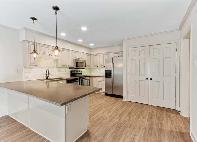 Property at 674 St Augustine Dr Unit D, Memphis, TN 38104, 3 beds, 2.5 baths