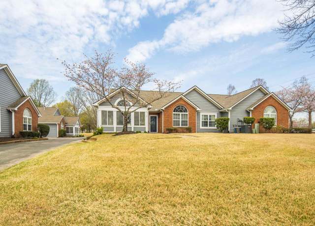 Property at 253 Oak Bluff Ln, Collierville, TN 38017, 3 beds, 2 baths