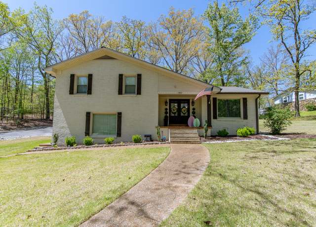 Property at 180 Horner Dr, Selmer, TN 38375, 4 beds, 2 baths