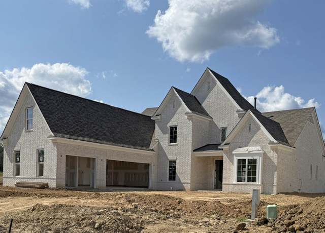 Property at 9600 Grays Hollow Dr S, Cordova, TN 38018, 5 beds, 3 baths
