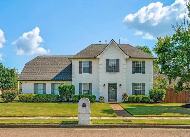 Property at 319 Silver Wolf Dr, Collierville, TN 38017, 4 beds, 2.5 baths