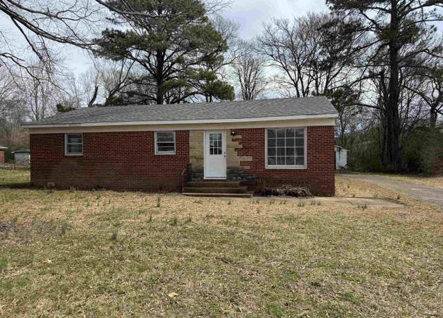 Property at 51 Blythe St, Savannah, TN 38372, 3 beds, 1.5 baths