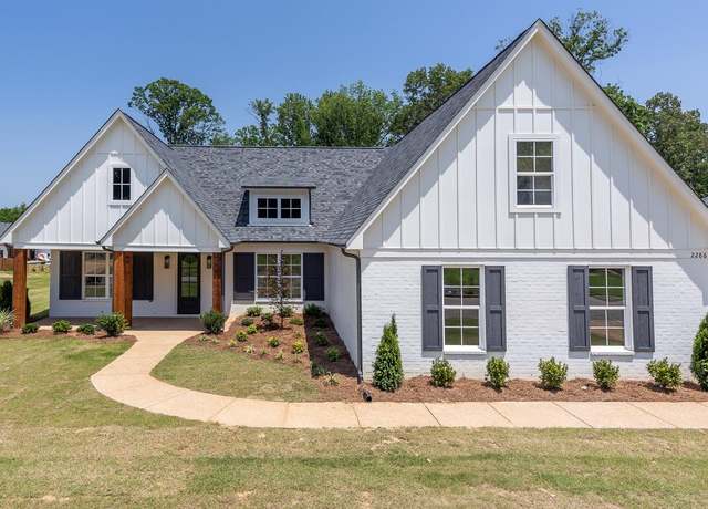 Property at 2286 Grand Oak Ln, Southaven, MS 38672, 4 beds, 3.5 baths