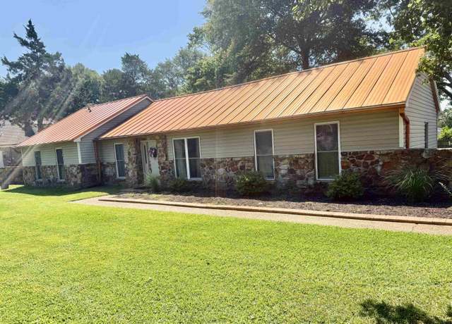 Property at 591 Fletcher Rd, Collierville, TN 38017, 3 beds, 2 baths