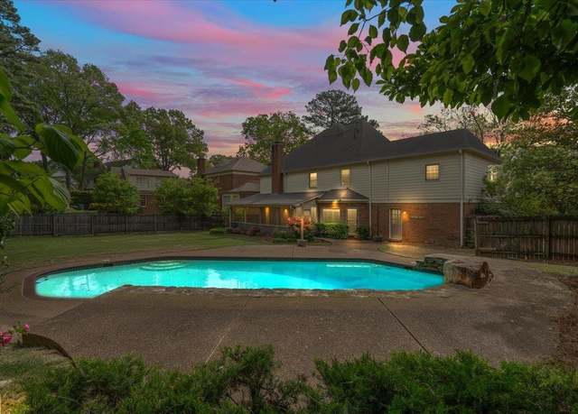 Property at 2855 Oakleigh Ln, Germantown, TN 38138, 5 beds, 3.5 baths