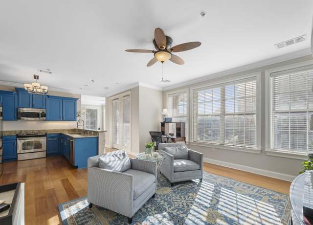 Property at 3520 Central Ave #210, Memphis, TN 38111, 2 beds, 2.5 baths