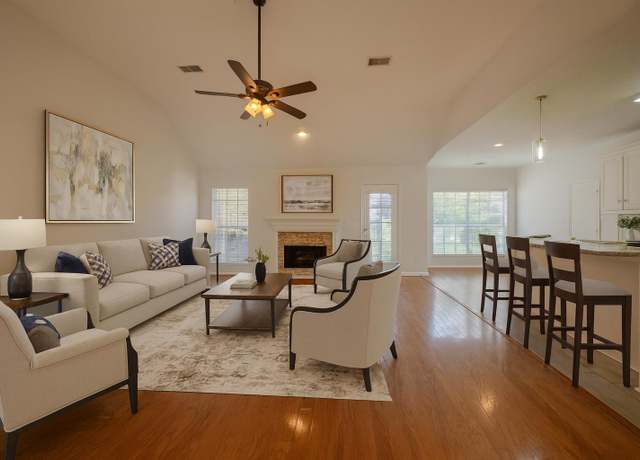 Property at 10538 N Ashglen Cir N, Collierville, TN 38017, 3 beds, 2 baths