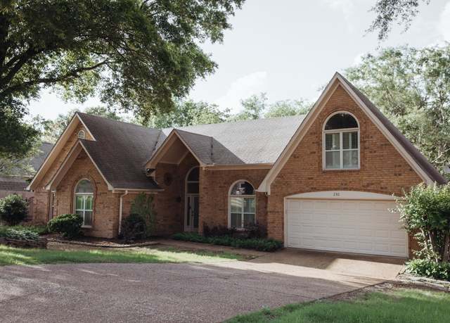 Property at 230 W Powell Rd, Collierville, TN 38017, 3 beds, 2 baths