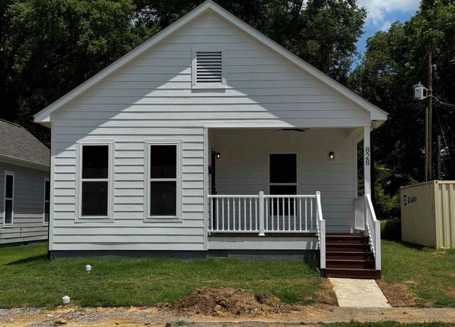 Property at 828 Semmes St, Memphis, TN 38111, 3 beds, 2 baths