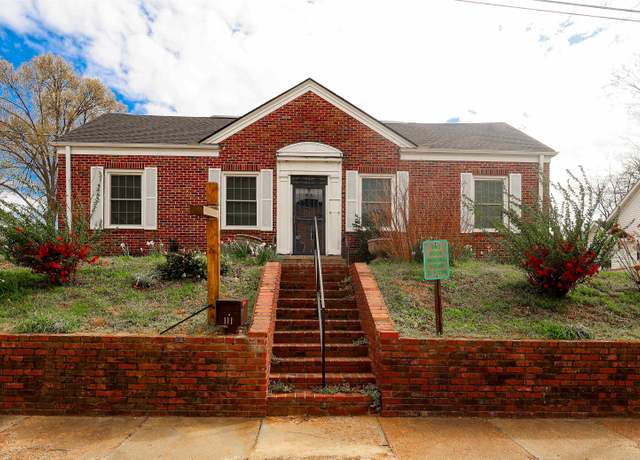 Property at 111 Washington Ave, Covington, TN 38019, 6 beds, 2 baths