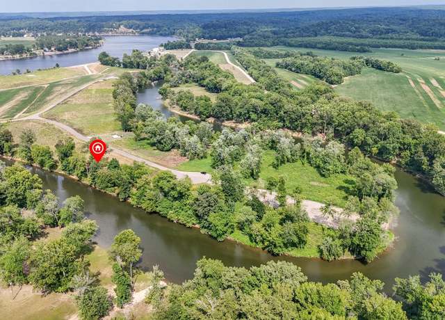 Property at 124 Launch Ramp Cv, Savannah, TN 38372