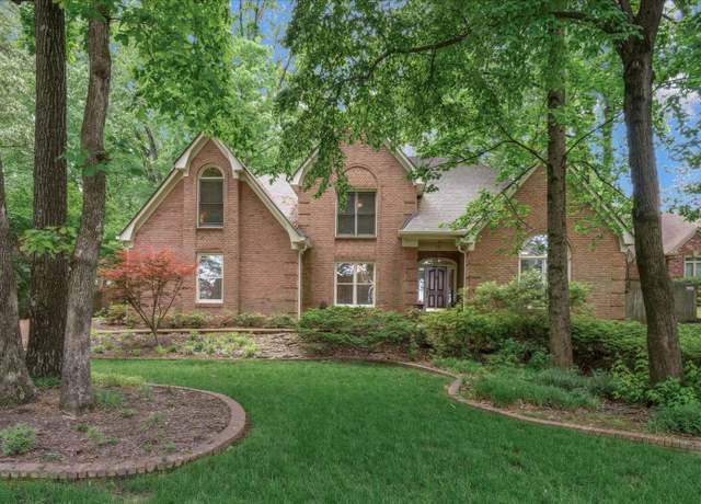Property at 819 N Tree Dr, Collierville, TN 38017, 4 beds, 2.5 baths