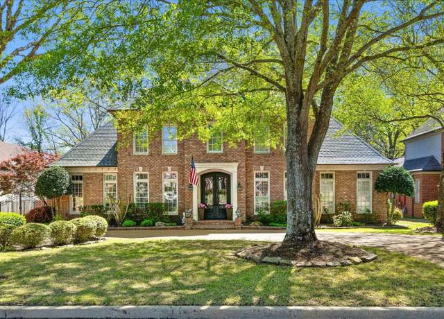 Property at 3270 Kenney Dr, Germantown, TN 38139, 5 beds, 4.5 baths