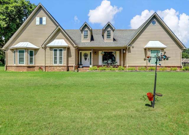 Property at 4045 Bartlett Country Rd, Bartlett, TN 38135, 4 beds, 3.5 baths