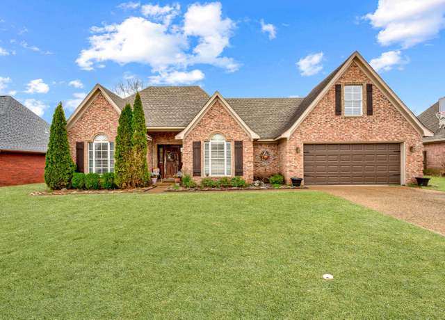 Property at 300 Lakewood Dr, Oakland, TN 38060, 4 beds, 2 baths