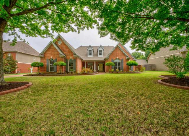 Property at 1486 Courtfield Ln, Collierville, TN 38017, 5 beds, 3.5 baths