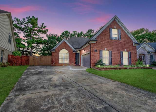 Property at 10429 Ashboro Dr, Collierville, TN 38017, 4 beds, 2.5 baths