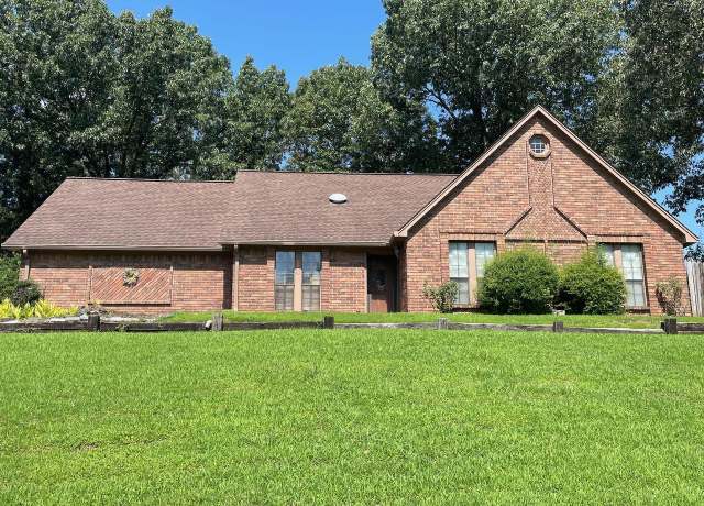 Property at 2185 Littlemore Dr, Memphis, TN 38016, 5 beds, 3 baths